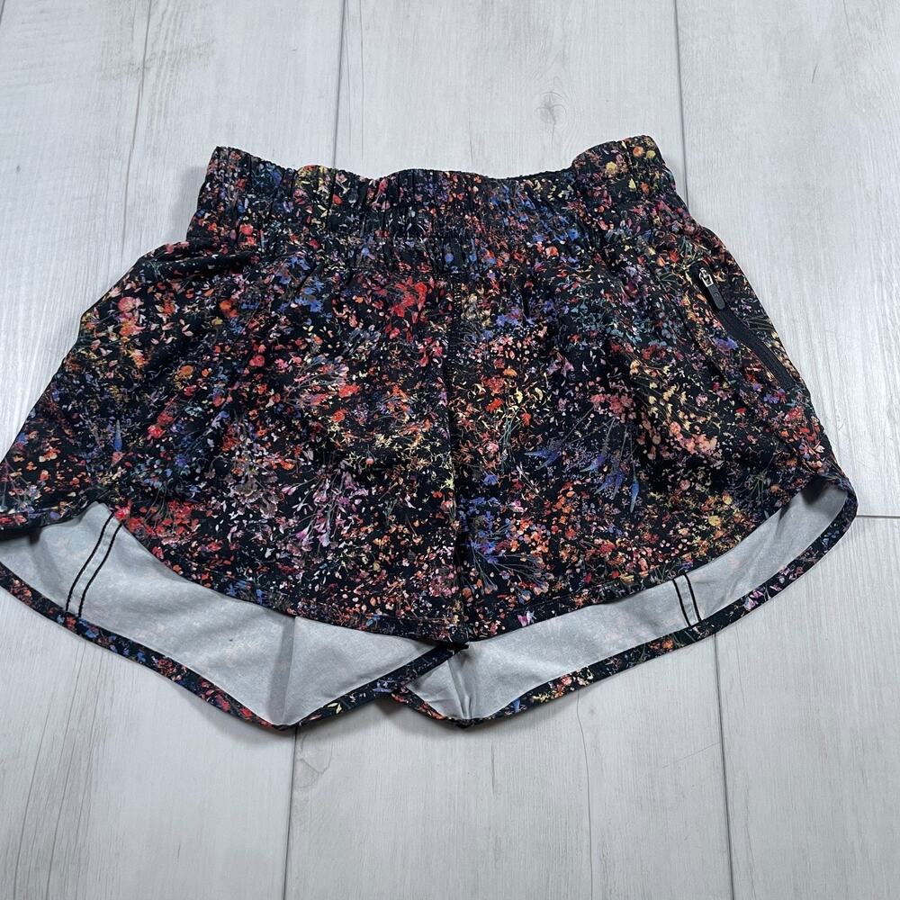 Lululemon Shorts 4 Women’s Tracker 4" Florescent Black Running Workout Stretch